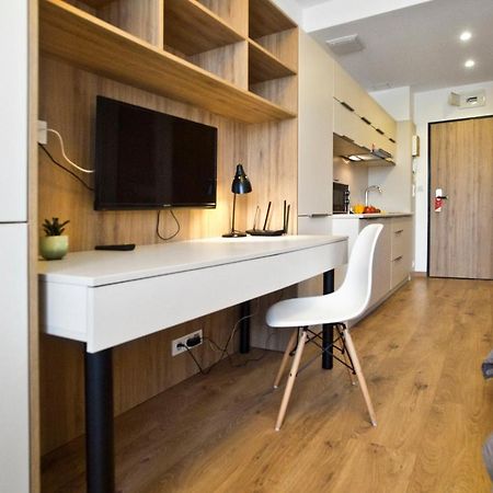 Wolska Serviced Apartments Варшава Екстериор снимка