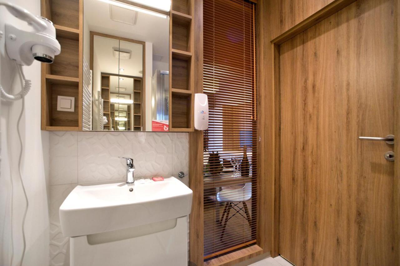 Wolska Serviced Apartments Варшава Екстериор снимка