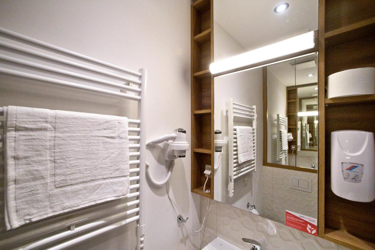 Wolska Serviced Apartments Варшава Екстериор снимка