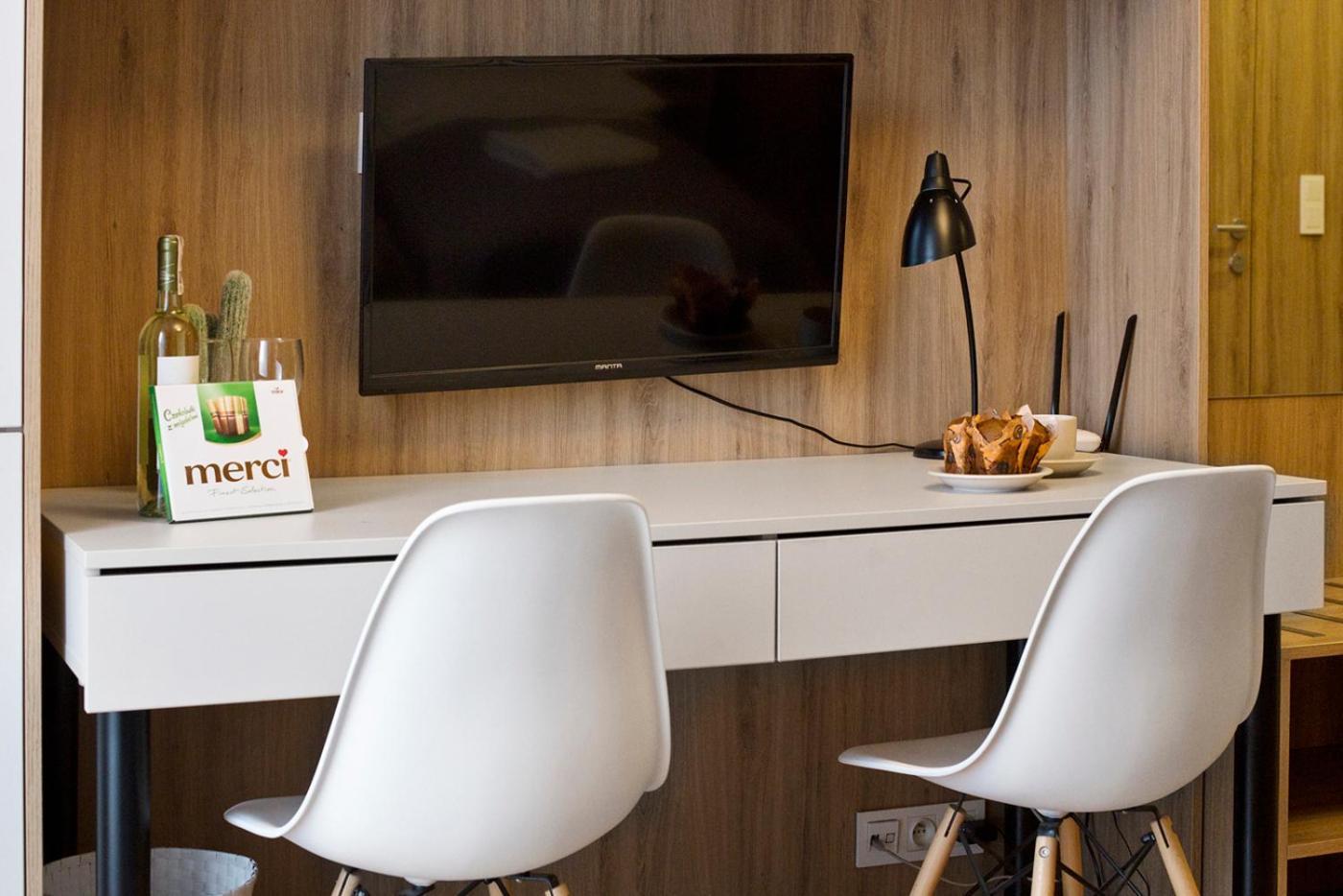 Wolska Serviced Apartments Варшава Стая снимка